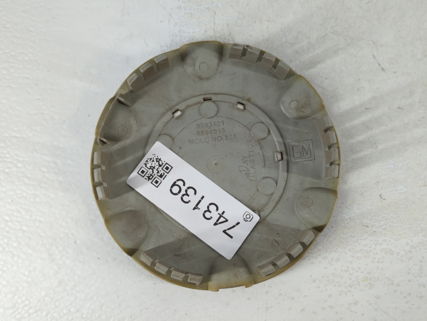 2002 Oldsmobile Bravada Rim Wheel Center Cap - Oemusedautoparts1.com