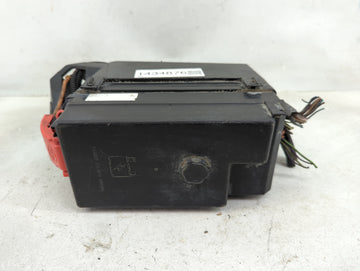 2002-2003 Pontiac Grand Prix Fusebox Fuse Box Panel Relay Module P/N:15441920 15404332 Fits Fits 2002 2003 OEM Used Auto Par