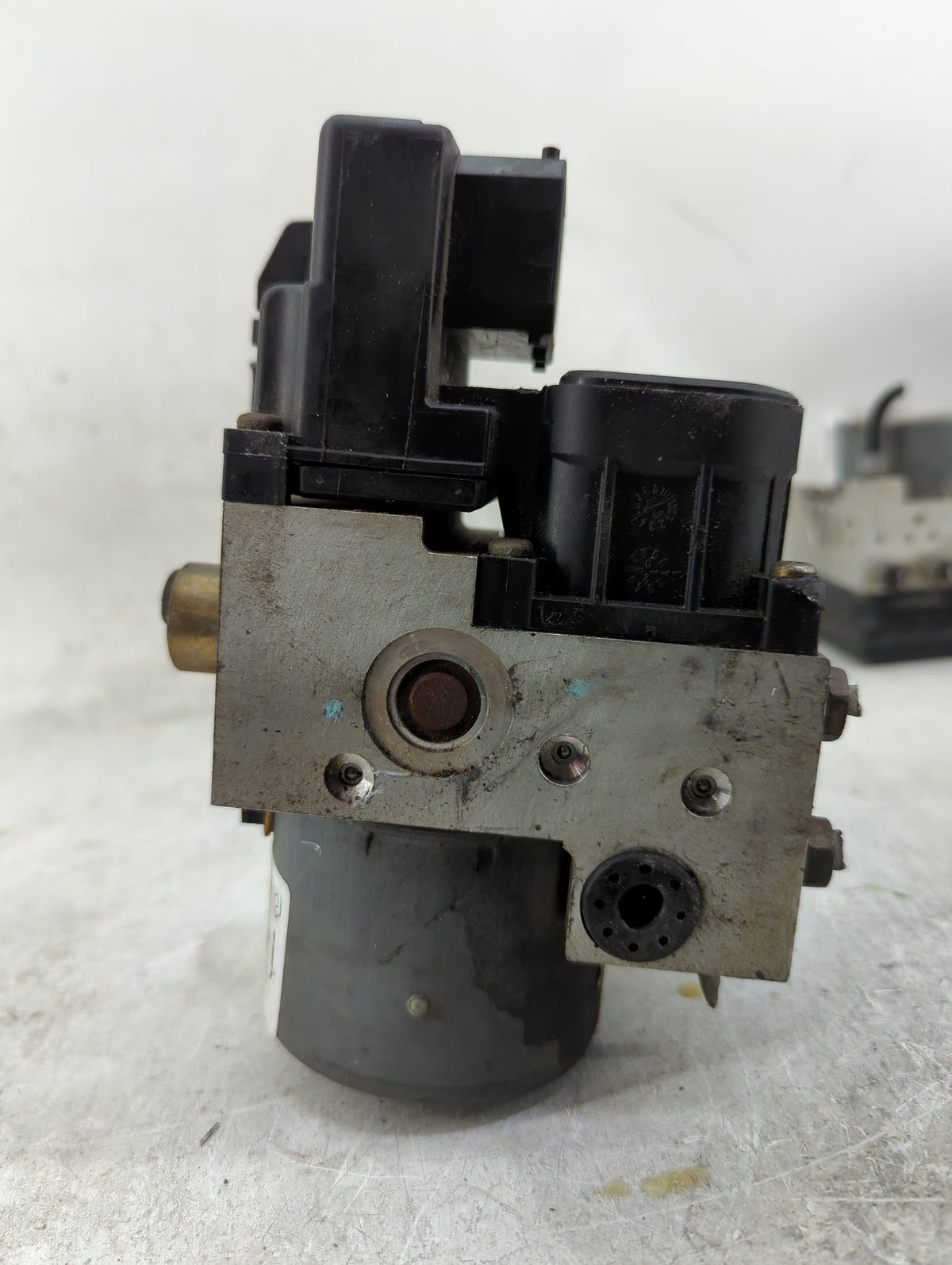 2000-2003 Pontiac Grand Prix Anti-Lock Brake ABS Pump Module Actuator OEM Fits Fits 2000 2001 2002 2003 OEM Used Auto Parts 