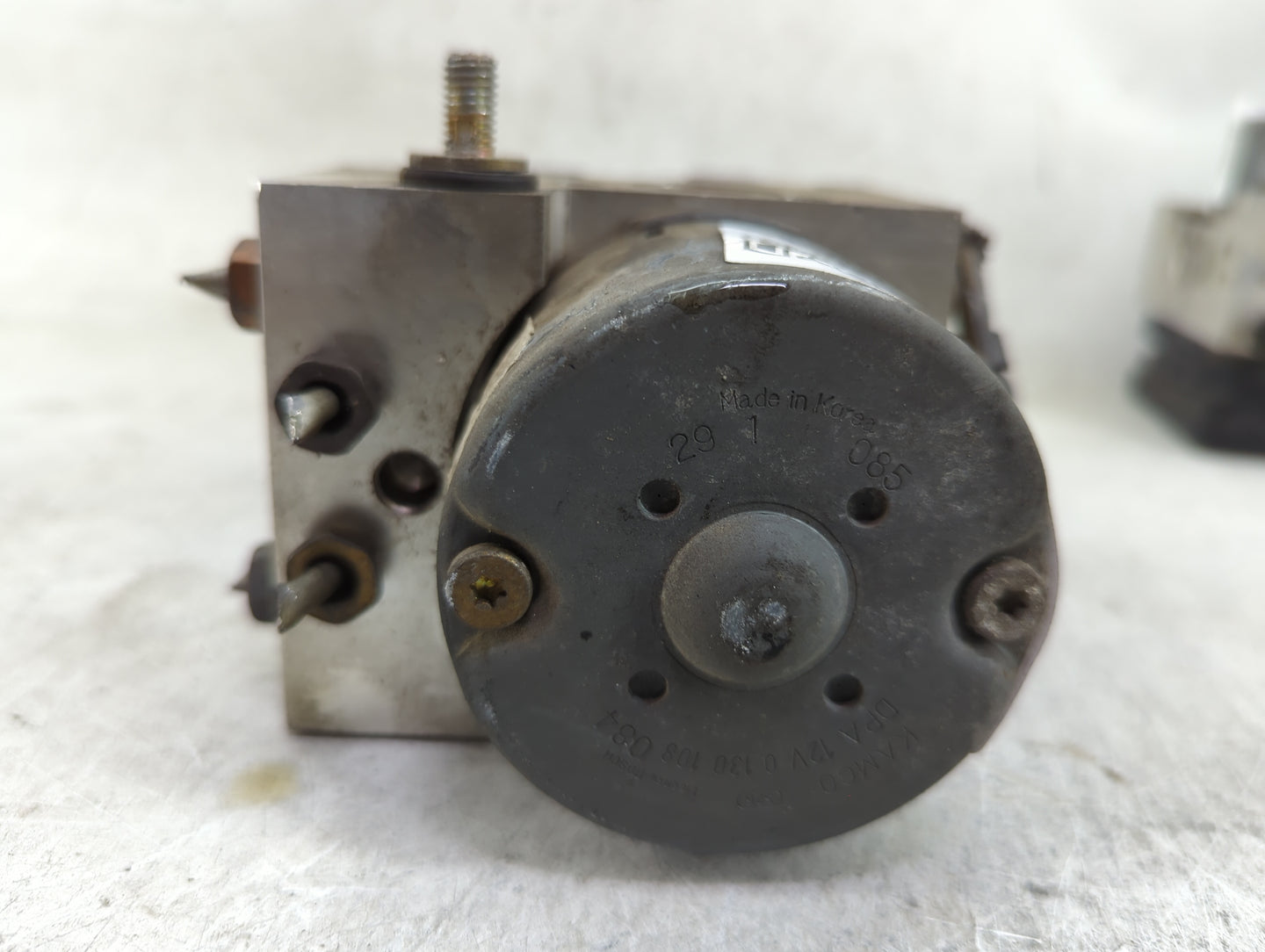 2000-2003 Pontiac Grand Prix ABS Pump Control Module Replacement Fits Fits 2000 2001 2002 2003 OEM Used Auto Parts - Oemused