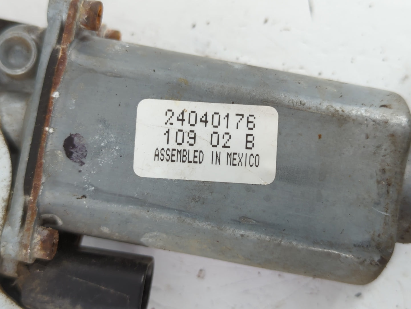 2002 Pontiac Grand Prix Driver Left Rear Window Regulator - Oemusedautoparts1.com