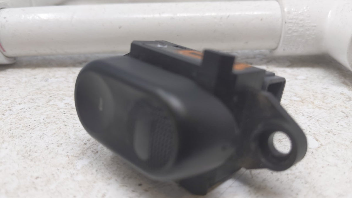 2002 Renault Master Master Power Window Switch Replacement Driver Side Left Fits Fits 2001 2003 2004 2005 OEM Used Auto Part