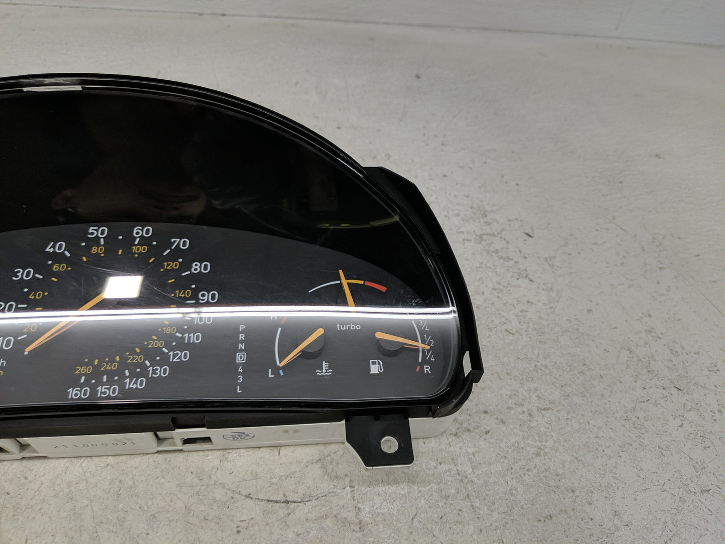 2002 Saab 9-5 Instrument Cluster Speedometer Gauges P/N:69295-108T 53 73 238 Fits OEM Used Auto Parts - Oemusedautoparts1.co
