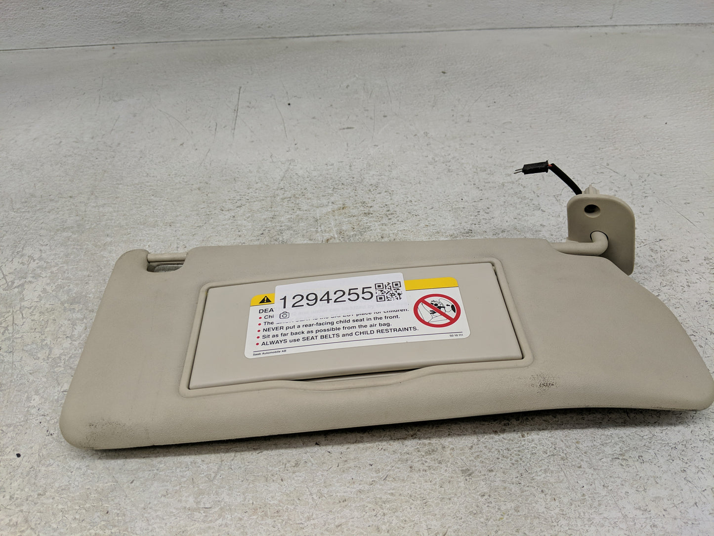 2002 Saab 9-5 Sun Visor Shade Replacement Passenger Right Mirror Fits OEM Used Auto Parts - Oemusedautoparts1.com