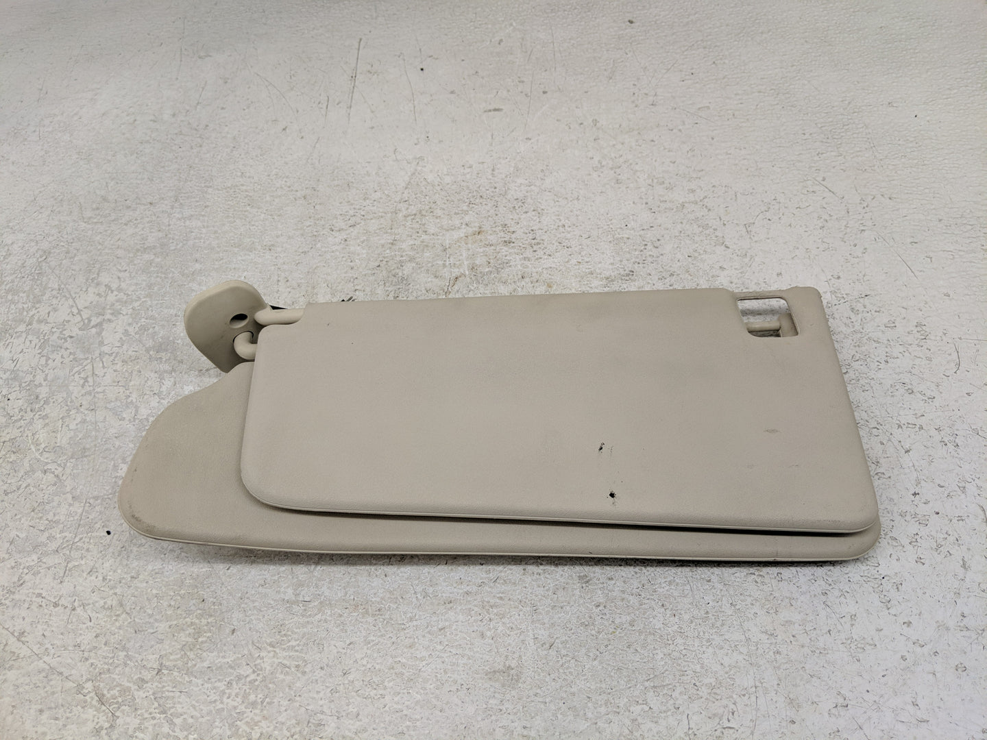 2002 Saab 9-5 Sun Visor Shade Replacement Passenger Right Mirror Fits OEM Used Auto Parts - Oemusedautoparts1.com