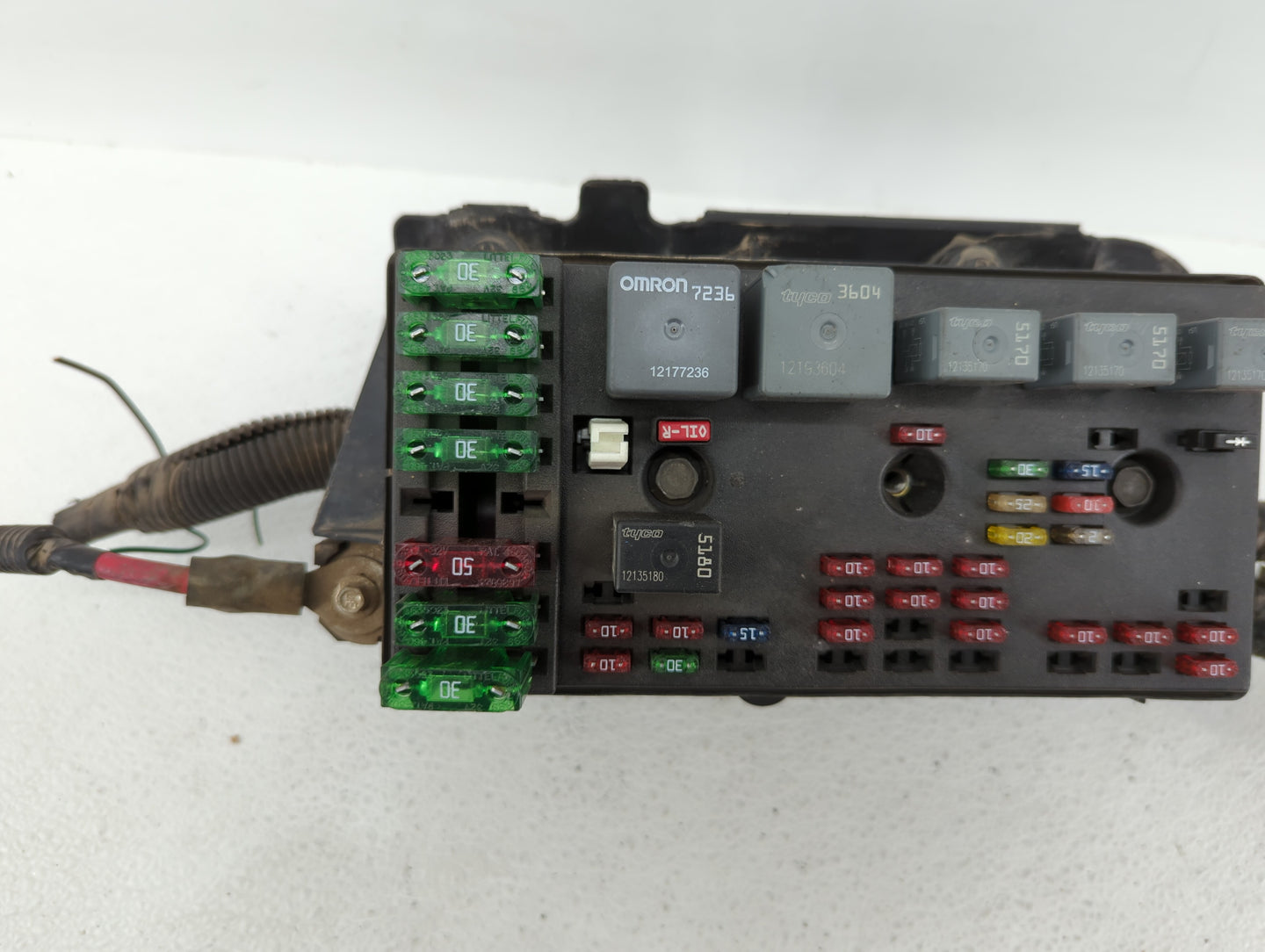 2002 Saturn L Fusebox Fuse Box Panel Relay Module P/N:22669241 Fits OEM Used Auto Parts - Oemusedautoparts1.com