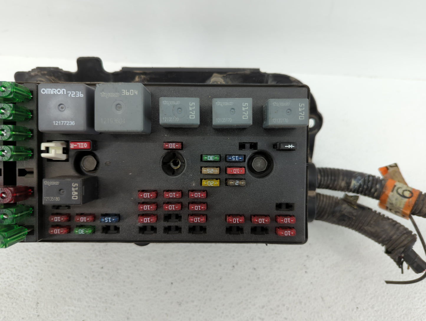2002 Saturn L Fusebox Fuse Box Panel Relay Module P/N:22669241 Fits OEM Used Auto Parts - Oemusedautoparts1.com