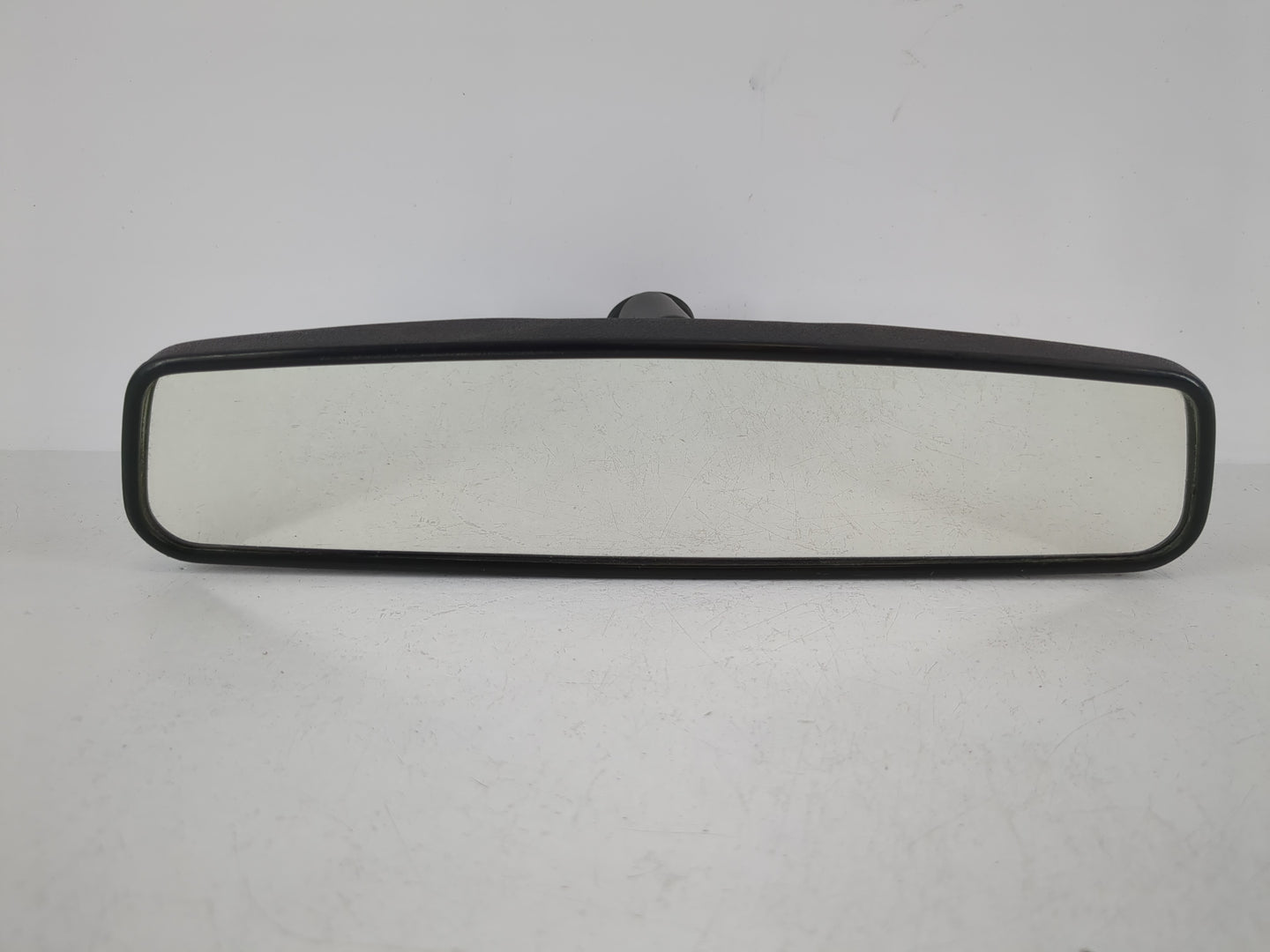 2002 Saturn L100 Interior Rear View Mirror Replacement OEM P/N:E8011083 Fits OEM Used Auto Parts - Oemusedautoparts1.com