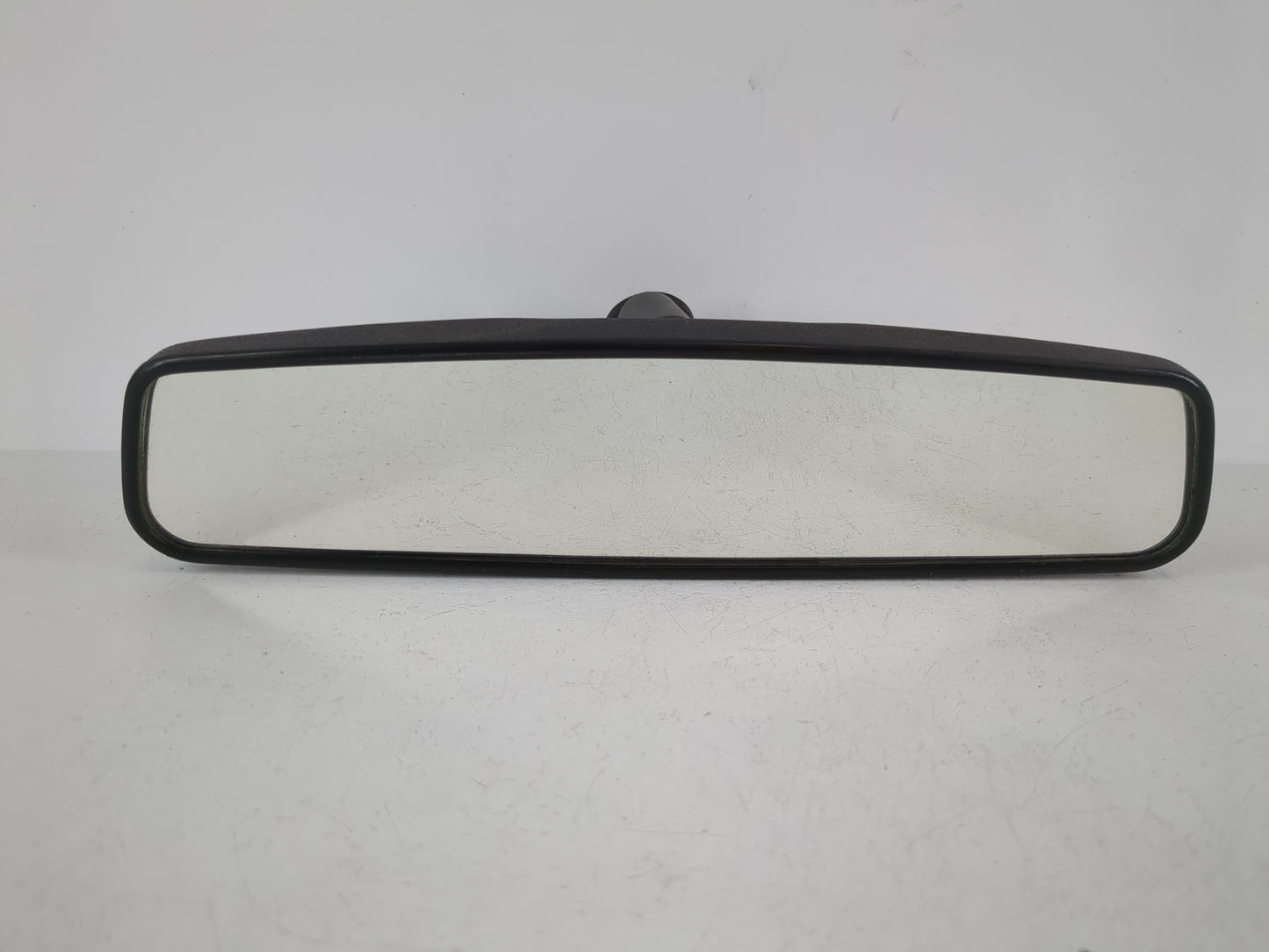 2002 Saturn L100 Interior Rear View Mirror Replacement OEM P/N:E8011083 Fits OEM Used Auto Parts - Oemusedautoparts1.com