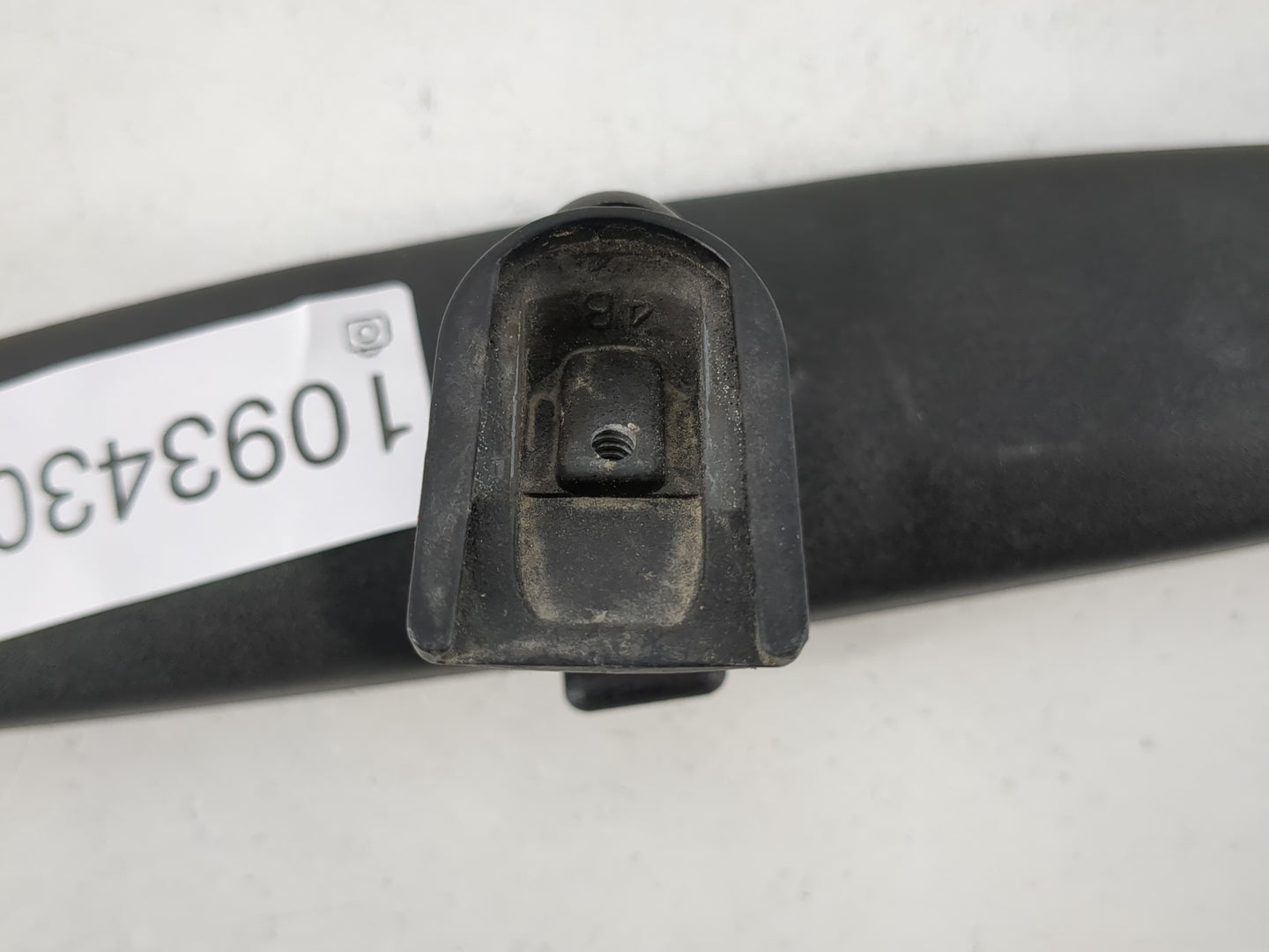 2002 Saturn L100 Interior Rear View Mirror Replacement OEM P/N:E8011083 Fits OEM Used Auto Parts - Oemusedautoparts1.com
