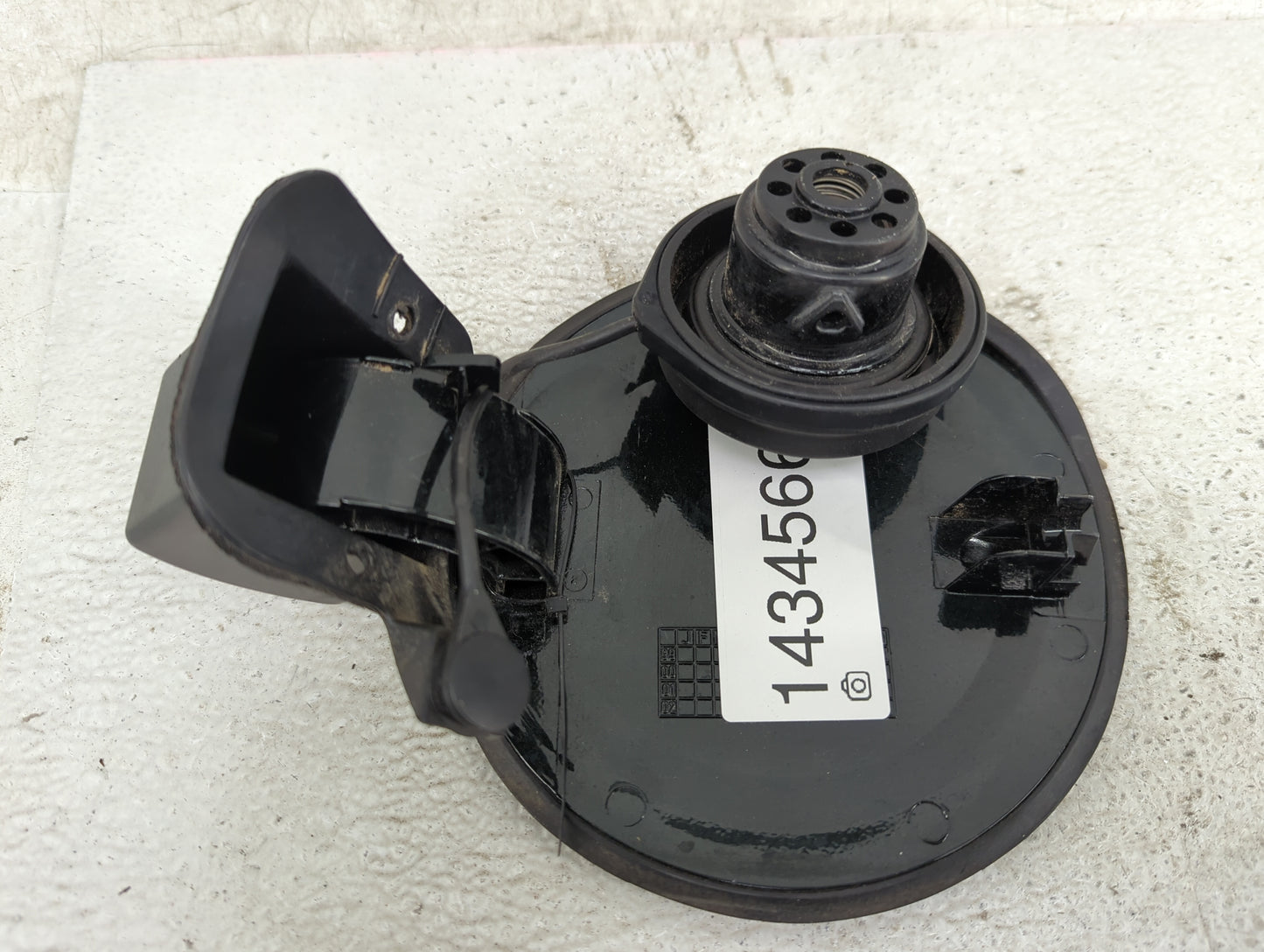 2002 Saturn L300 Fuel Tank Door Lid Gas Tank Black - Oemusedautoparts1.com