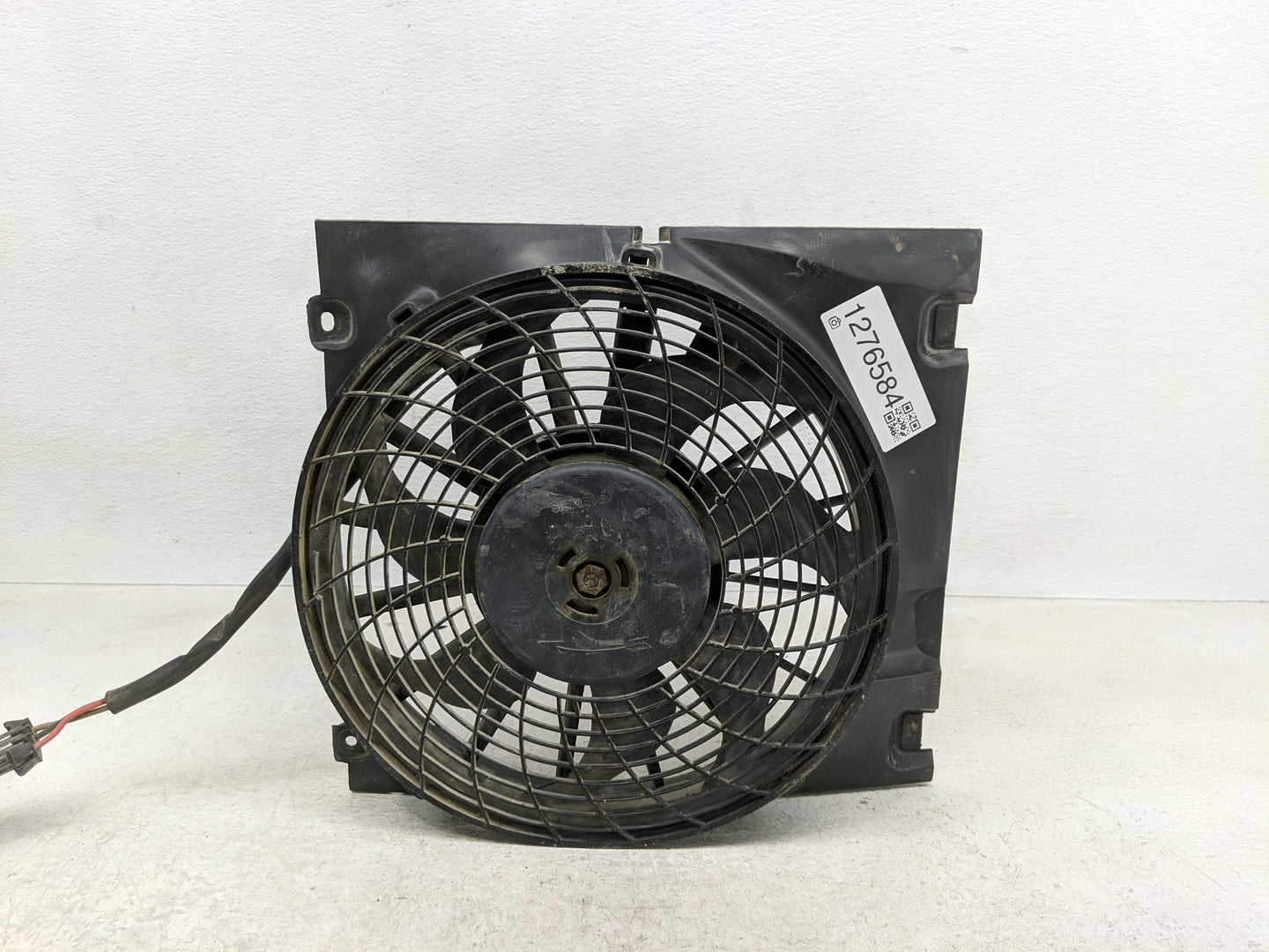 2000 Saturn Ls Electric Radiator Cooling Fan Motor Assembly P/N:232-034-01 Fits Fits 2001 2002 2003 2004 OEM Used Auto Parts