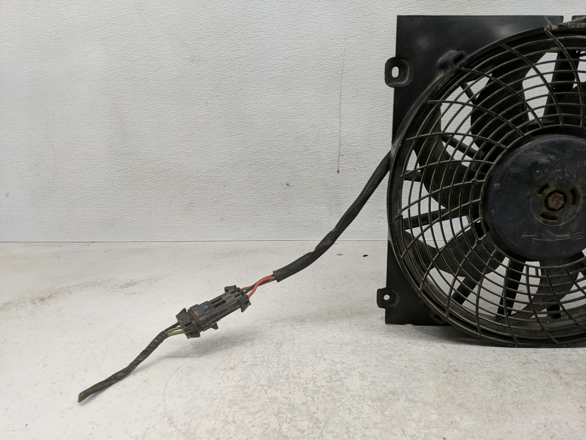 2000 Saturn Ls Electric Radiator Cooling Fan Motor Assembly P/N:232-034-01 Fits Fits 2001 2002 2003 2004 OEM Used Auto Parts