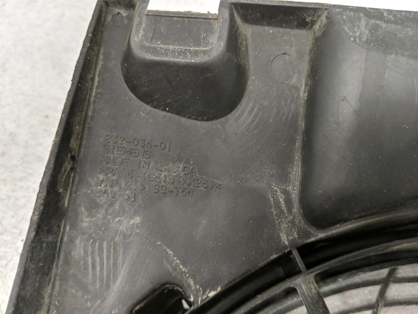 2000 Saturn Ls Electric Radiator Cooling Fan Motor Assembly P/N:232-034-01 Fits Fits 2001 2002 2003 2004 OEM Used Auto Parts