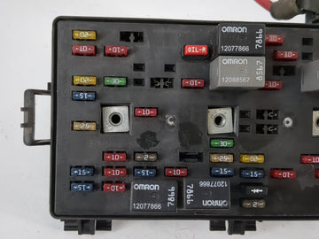 2002 Saturn Ls Fusebox Fuse Box Panel Relay Module Fits OEM Used Auto Parts - Oemusedautoparts1.com