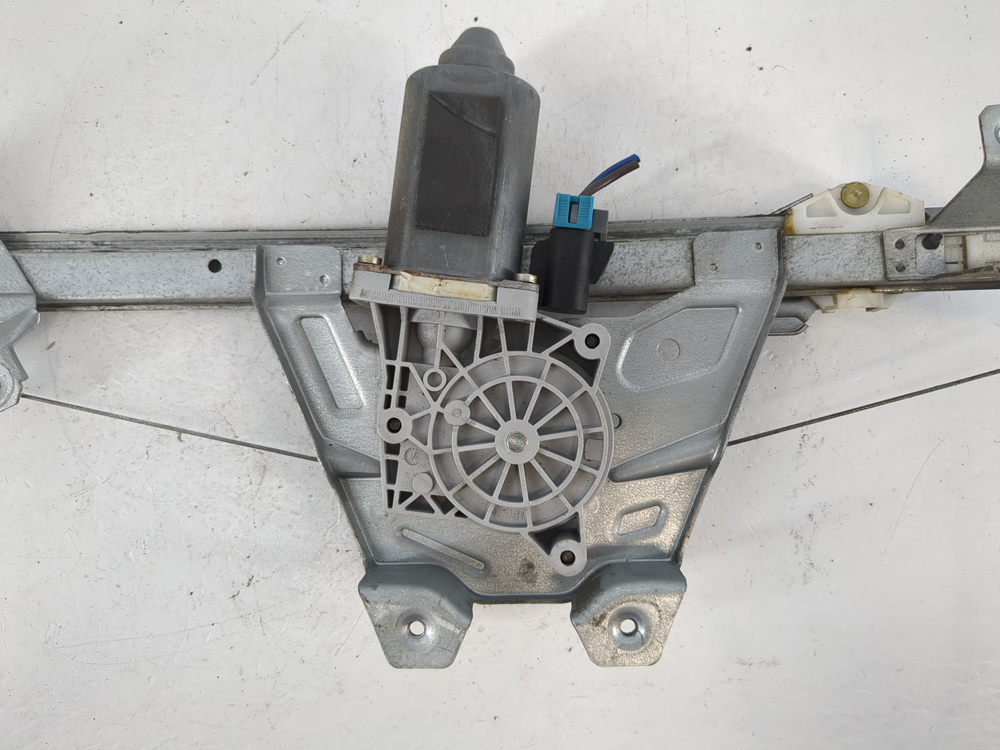 2000-2000 Saturn Ls Used Driver Left Rear Window Regulator - Oemusedautoparts1.com