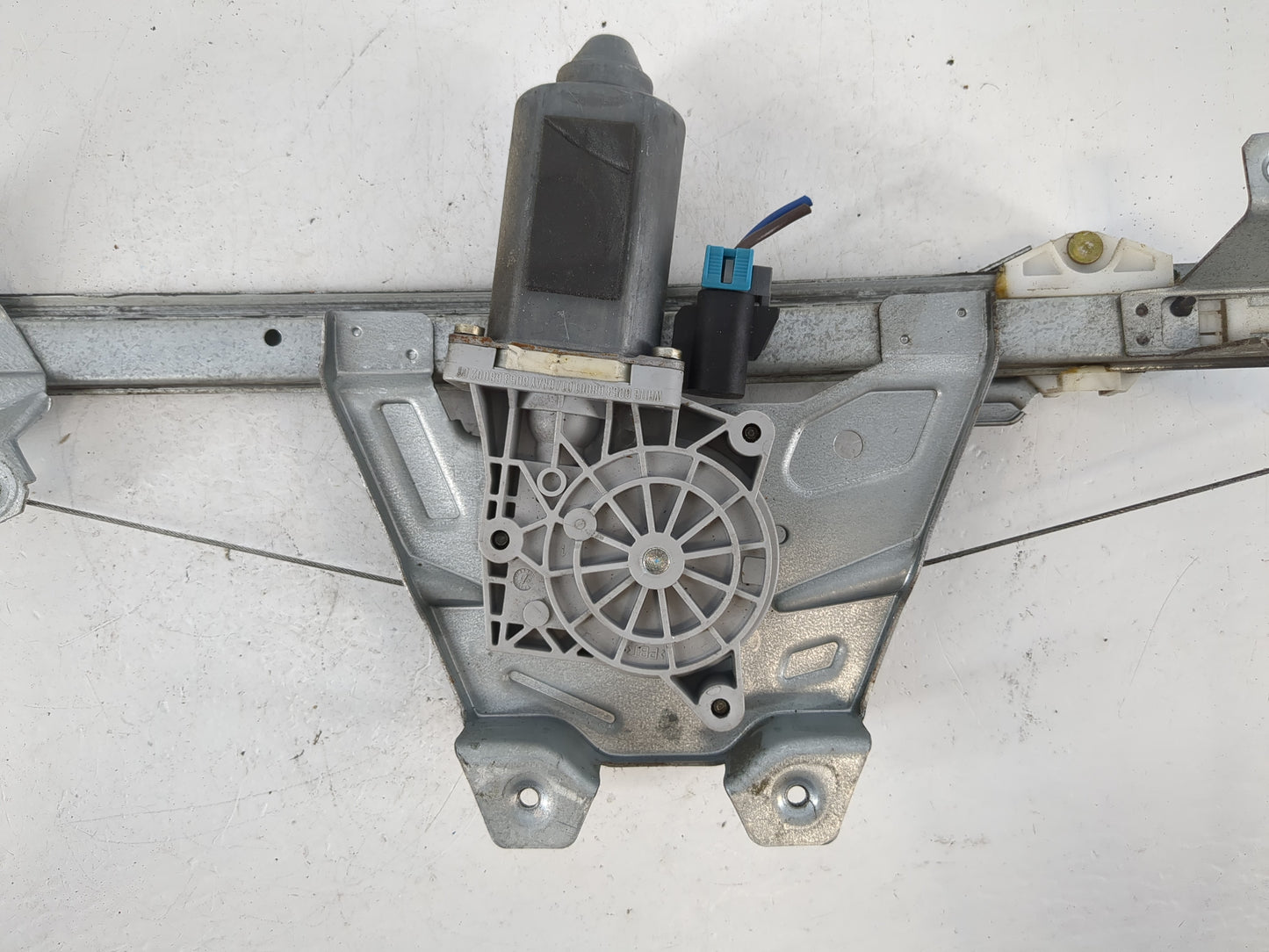 2000-2000 Saturn Ls Used Driver Left Rear Window Regulator - Oemusedautoparts1.com