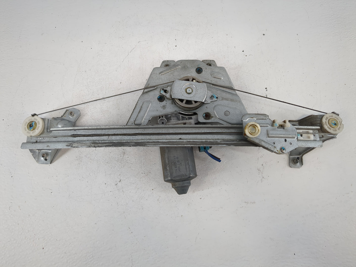 2000-2000 Saturn Ls Used Driver Left Rear Window Regulator - Oemusedautoparts1.com