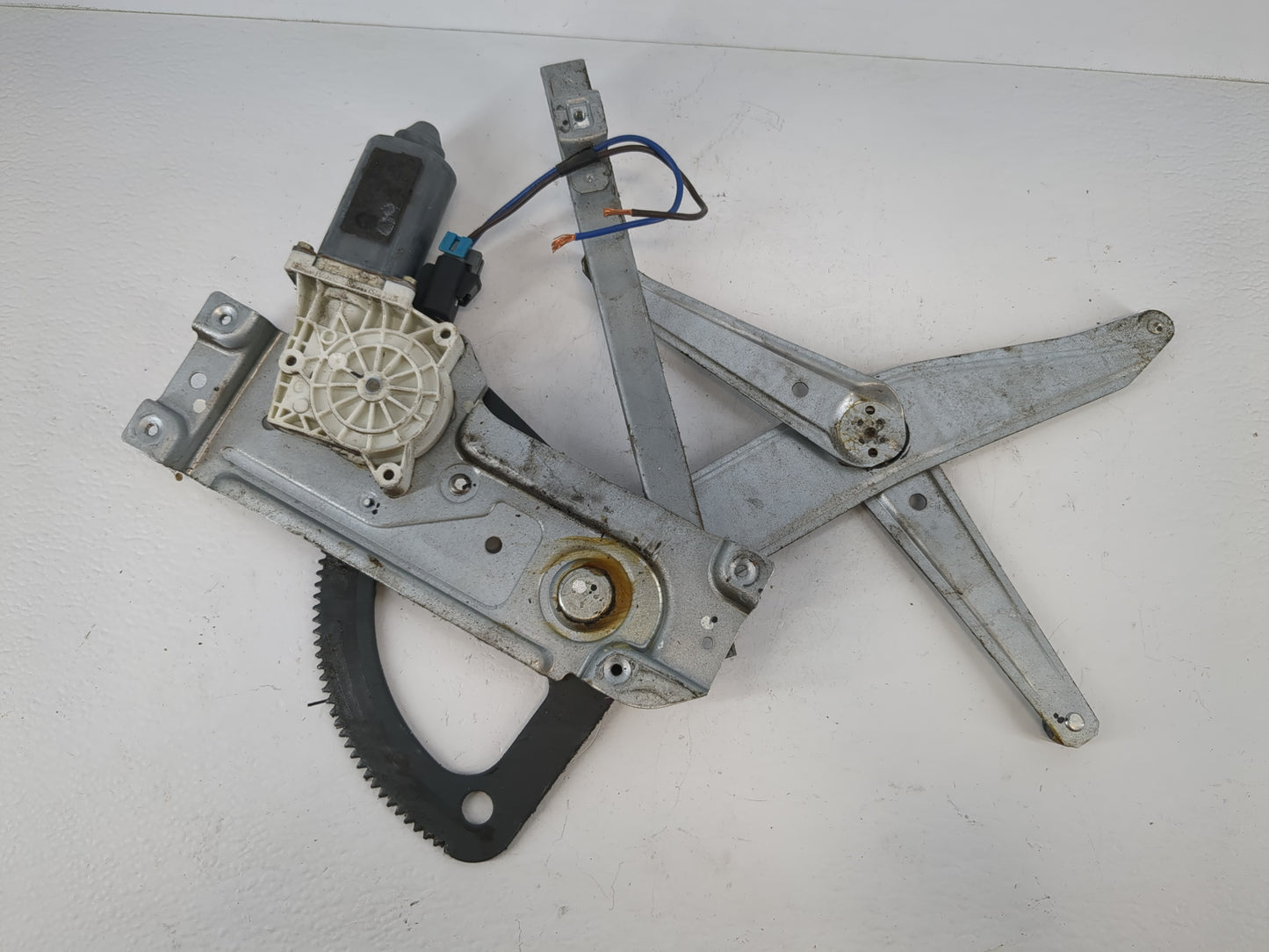 2002 Saturn Ls Driver Left Front Window Regulator - Oemusedautoparts1.com