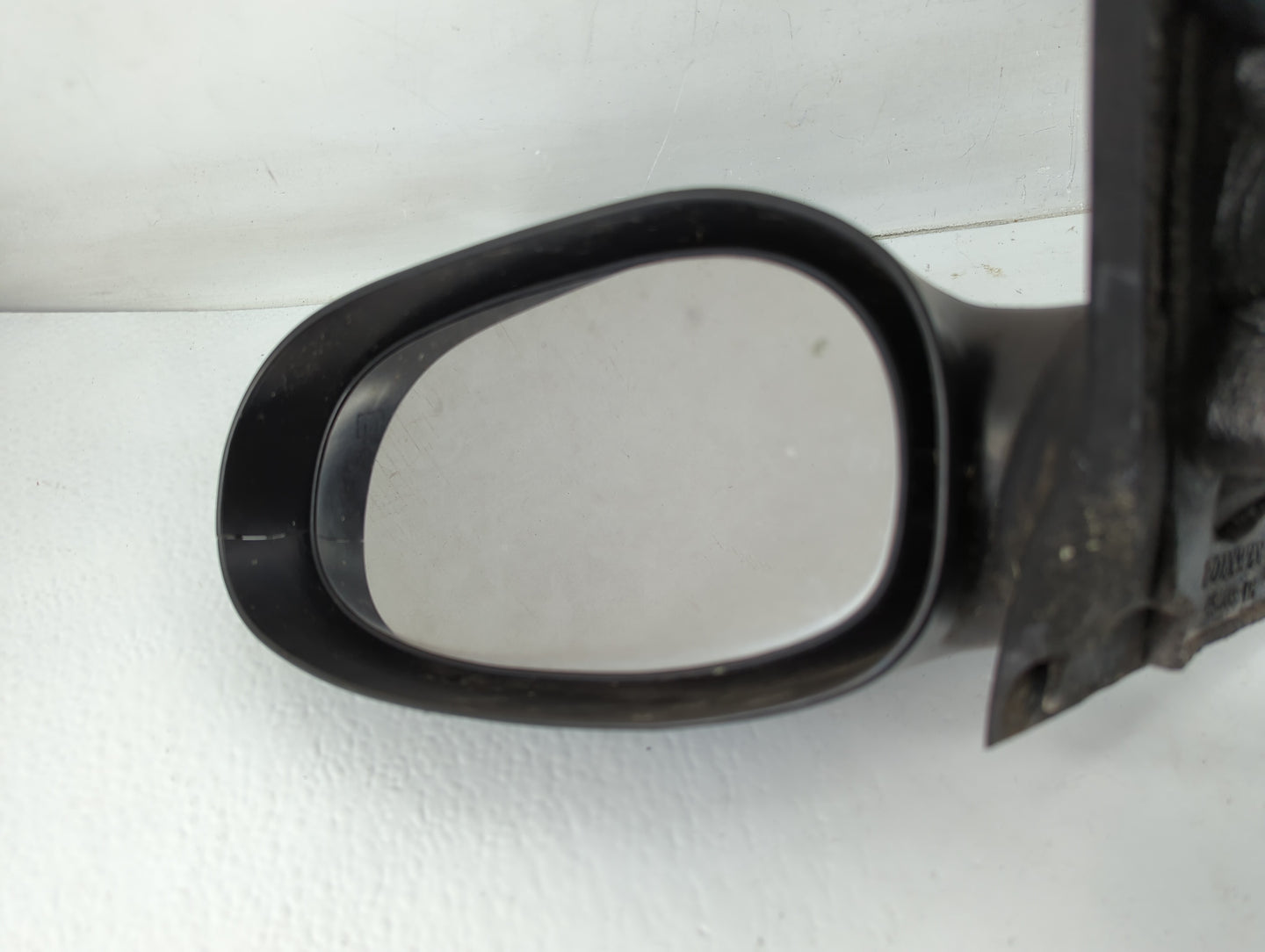 Saturn Ls Driver Left Side View Manual Door Mirror Black - Oemusedautoparts1.com