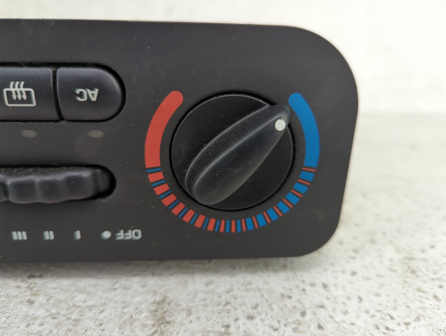 2002 Saturn L Series Climate Control Module Temperature AC/Heater Replacement P/N:097-010-0302 Fits OEM Used Auto Parts - Oe