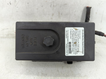 2002 Saturn S-Series Fusebox Fuse Box Panel Relay Module P/N:15328707 21025034 Fits Fits 2000 2001 OEM Used Auto Parts - Oem