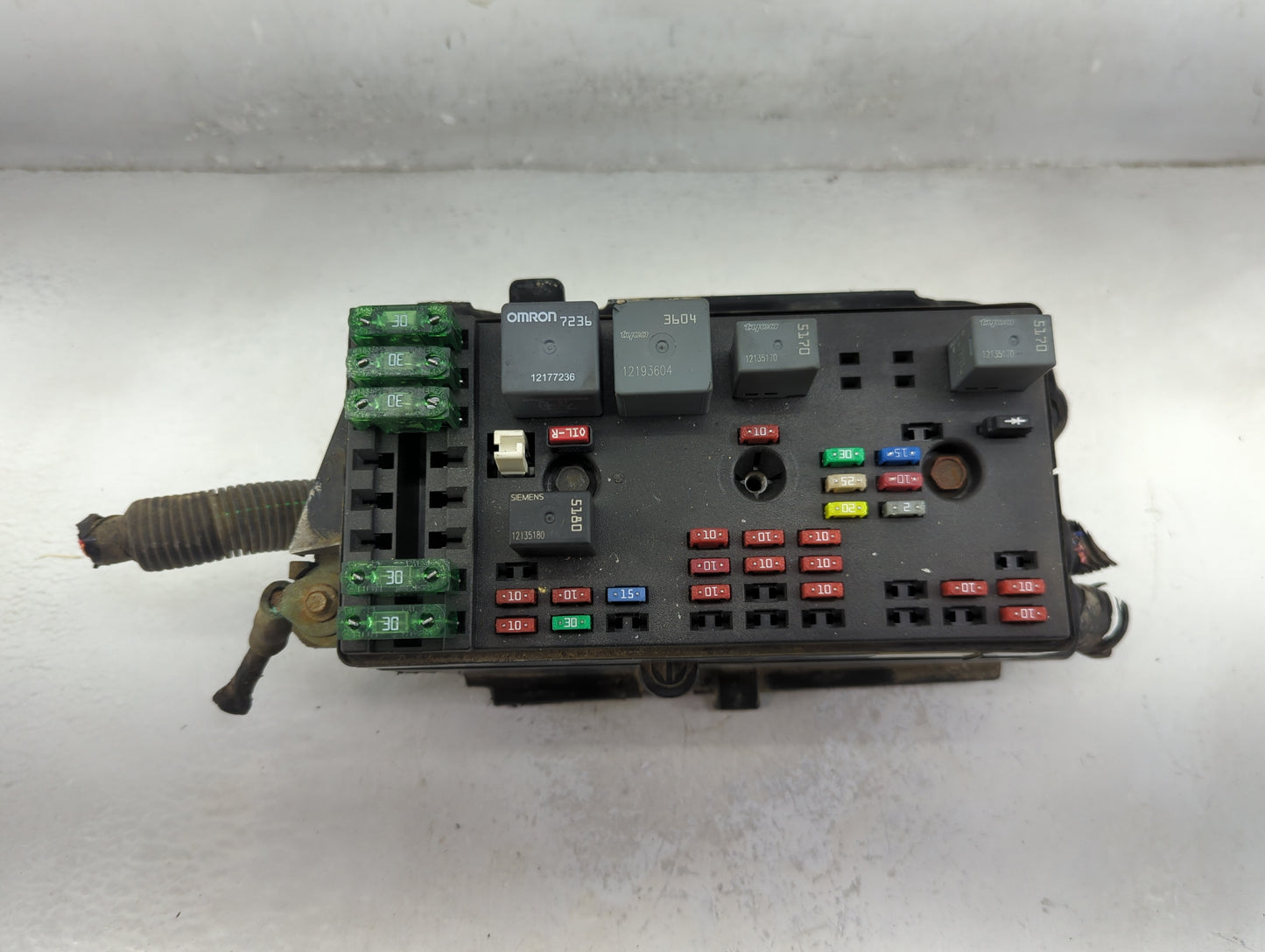 2002 Saturn Saturn S Series Fusebox Fuse Box Panel Relay Module Fits Fits 2000 2001 OEM Used Auto Parts - Oemusedautoparts1.