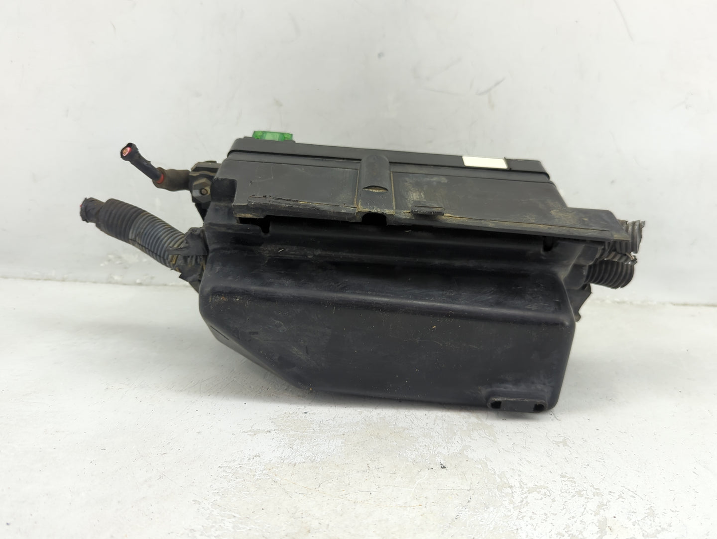 2002 Saturn Saturn S Series Fusebox Fuse Box Panel Relay Module Fits Fits 2000 2001 OEM Used Auto Parts - Oemusedautoparts1.