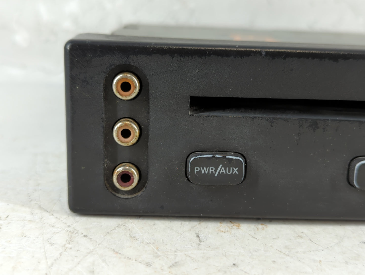 2002 Saturn Sl Radio AM FM Cd Player Receiver Replacement P/N:10324768 Fits Fits 2003 2004 2005 OEM Used Auto Parts - Oemuse
