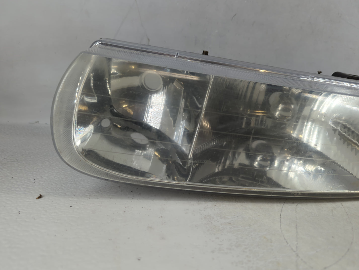 Saturn Sl2 Driver Left Oem Front Light Lamp - Oemusedautoparts1.com