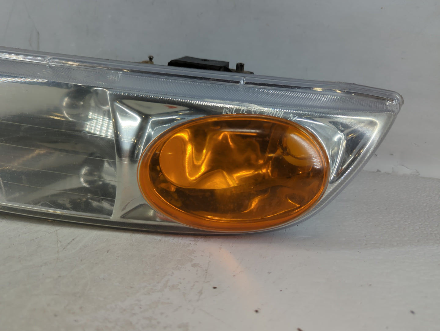 Saturn Sl2 Driver Left Oem Front Light Lamp - Oemusedautoparts1.com