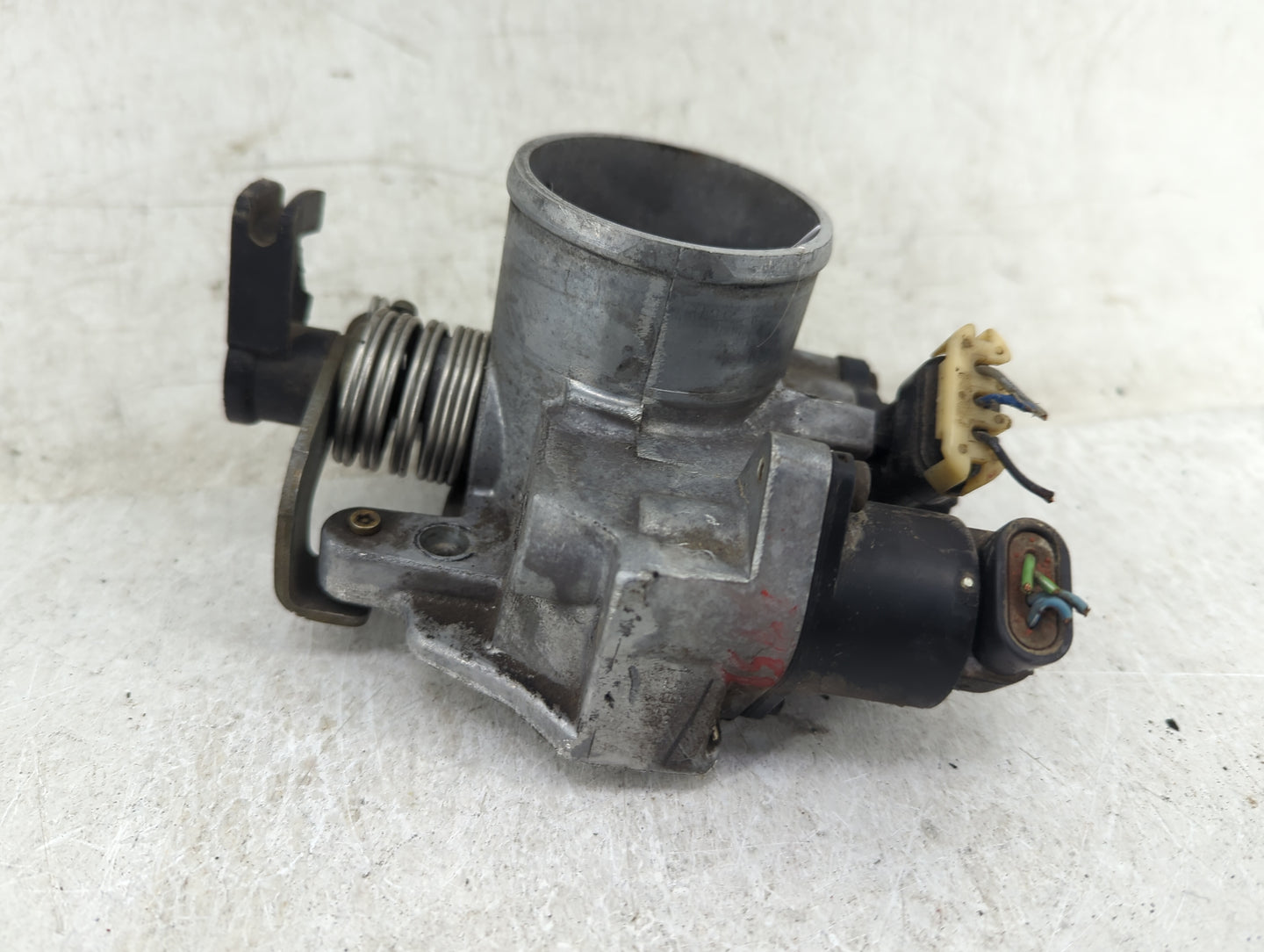 2002 Saturn S Series Throttle Body P/N:2H24706 Fits OEM Used Auto Parts - Oemusedautoparts1.com
