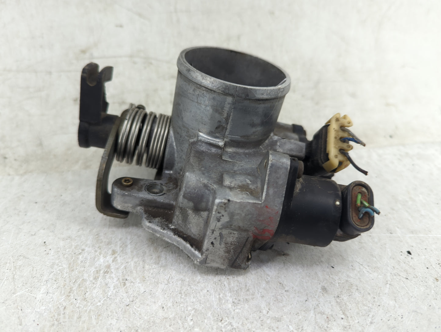 2002 Saturn S Series Throttle Body P/N:2H24706 Fits OEM Used Auto Parts - Oemusedautoparts1.com