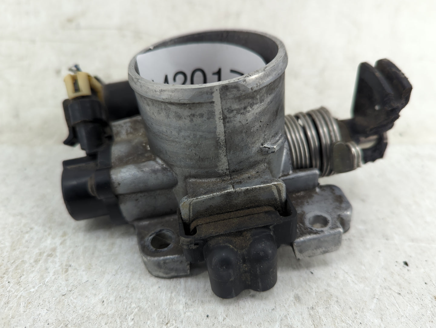 2002 Saturn S Series Throttle Body P/N:2H24706 Fits OEM Used Auto Parts - Oemusedautoparts1.com