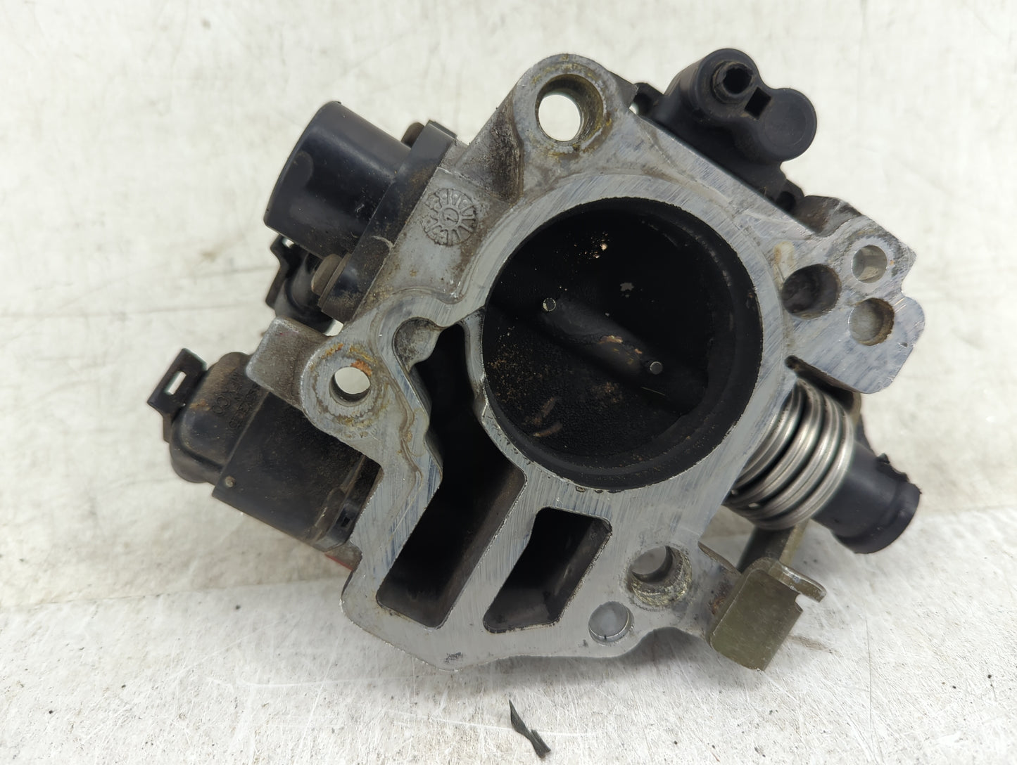 2002 Saturn S Series Throttle Body P/N:2H24706 Fits OEM Used Auto Parts - Oemusedautoparts1.com