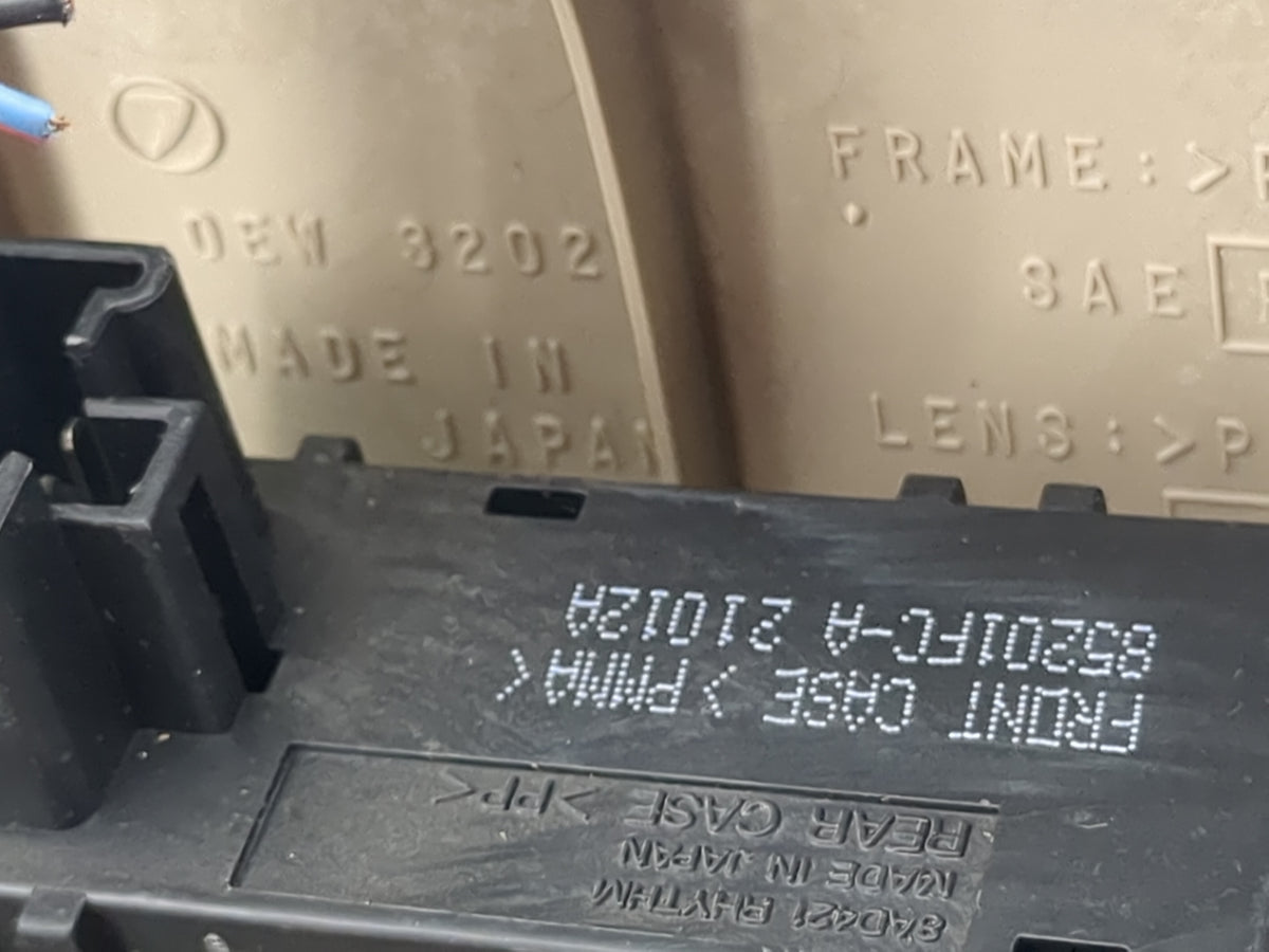 2001-2002 Subaru Forester Overhead Roof Console Tan - Oemusedautoparts1.com