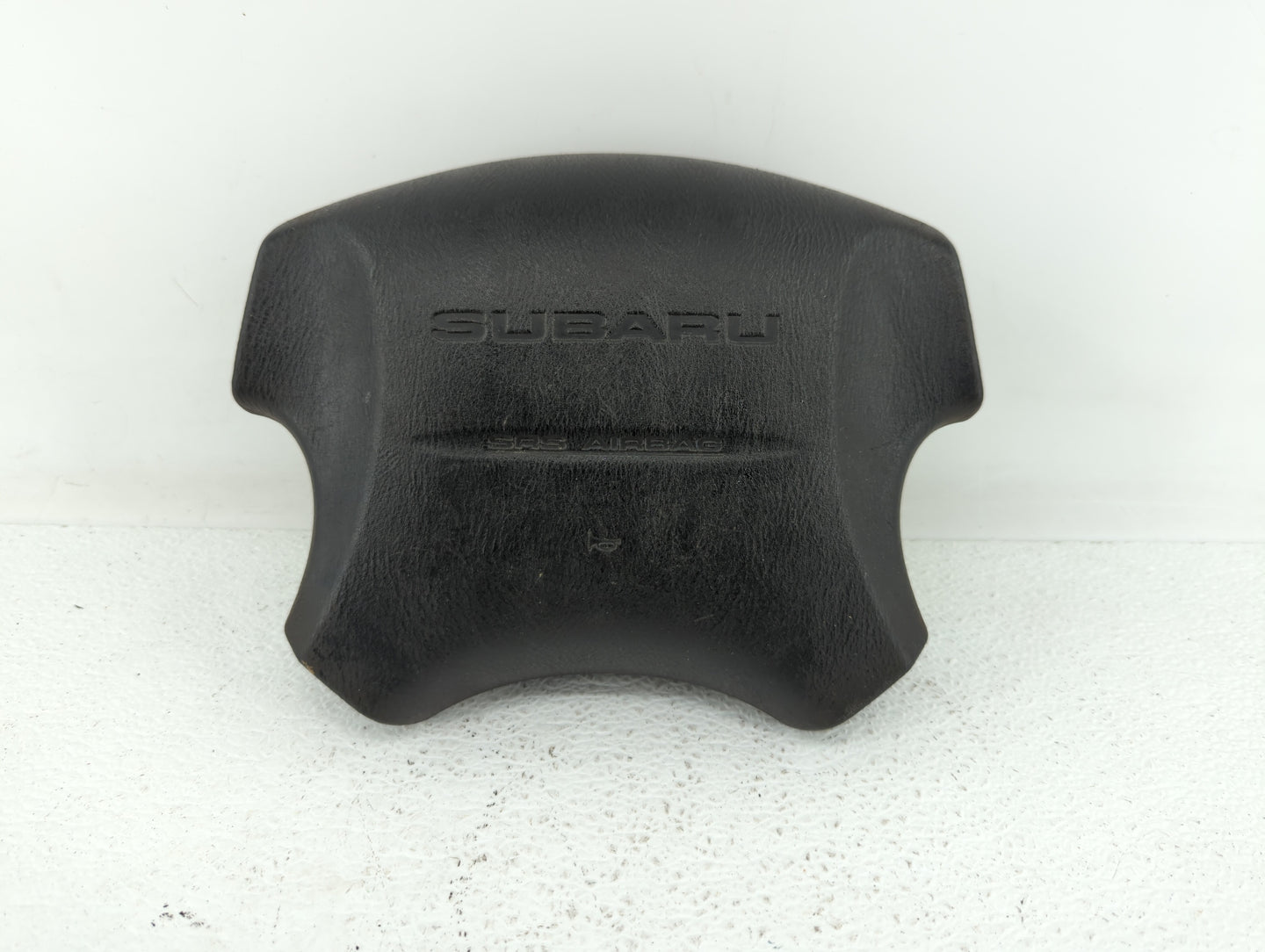 2002 Subaru Forester Air Bag Driver Left Steering Wheel Mounted P/N:900320101Y31 Fits OEM Used Auto Parts - Oemusedautoparts
