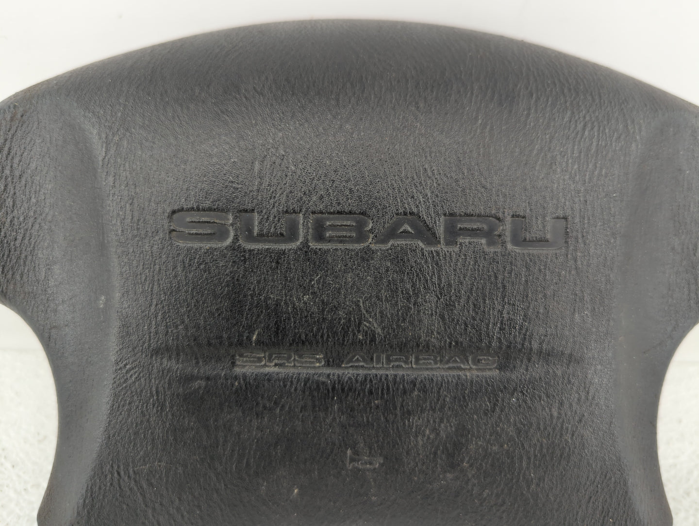 2002 Subaru Forester Air Bag Driver Left Steering Wheel Mounted P/N:900320101Y31 Fits OEM Used Auto Parts - Oemusedautoparts