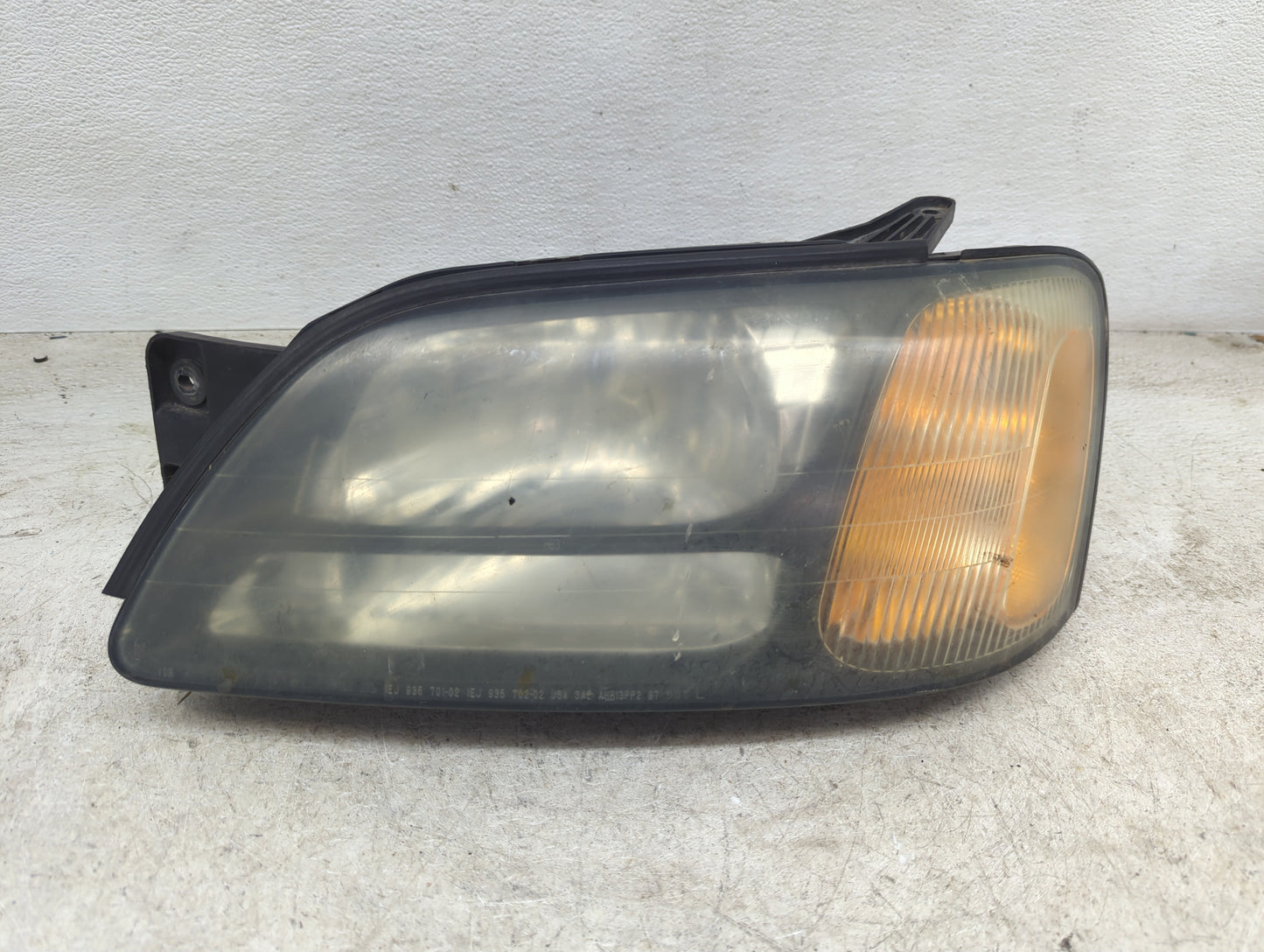 2000-2004 Subaru Legacy Passenger Right Oem Head Light Headlight Lamp - Oemusedautoparts1.com