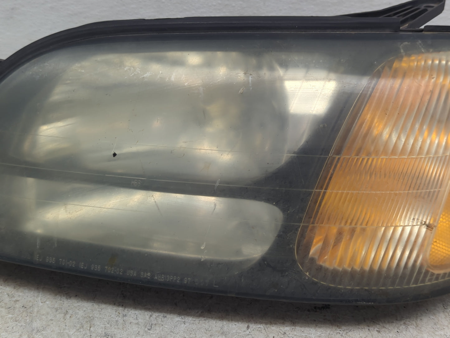 2000-2004 Subaru Legacy Passenger Right Oem Head Light Headlight Lamp - Oemusedautoparts1.com