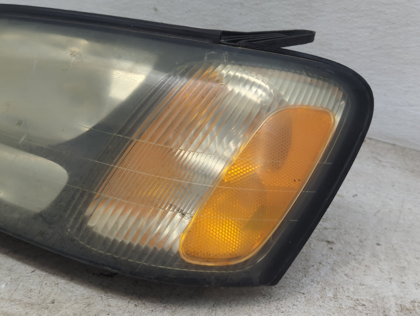 2000-2004 Subaru Legacy Passenger Right Oem Head Light Headlight Lamp - Oemusedautoparts1.com