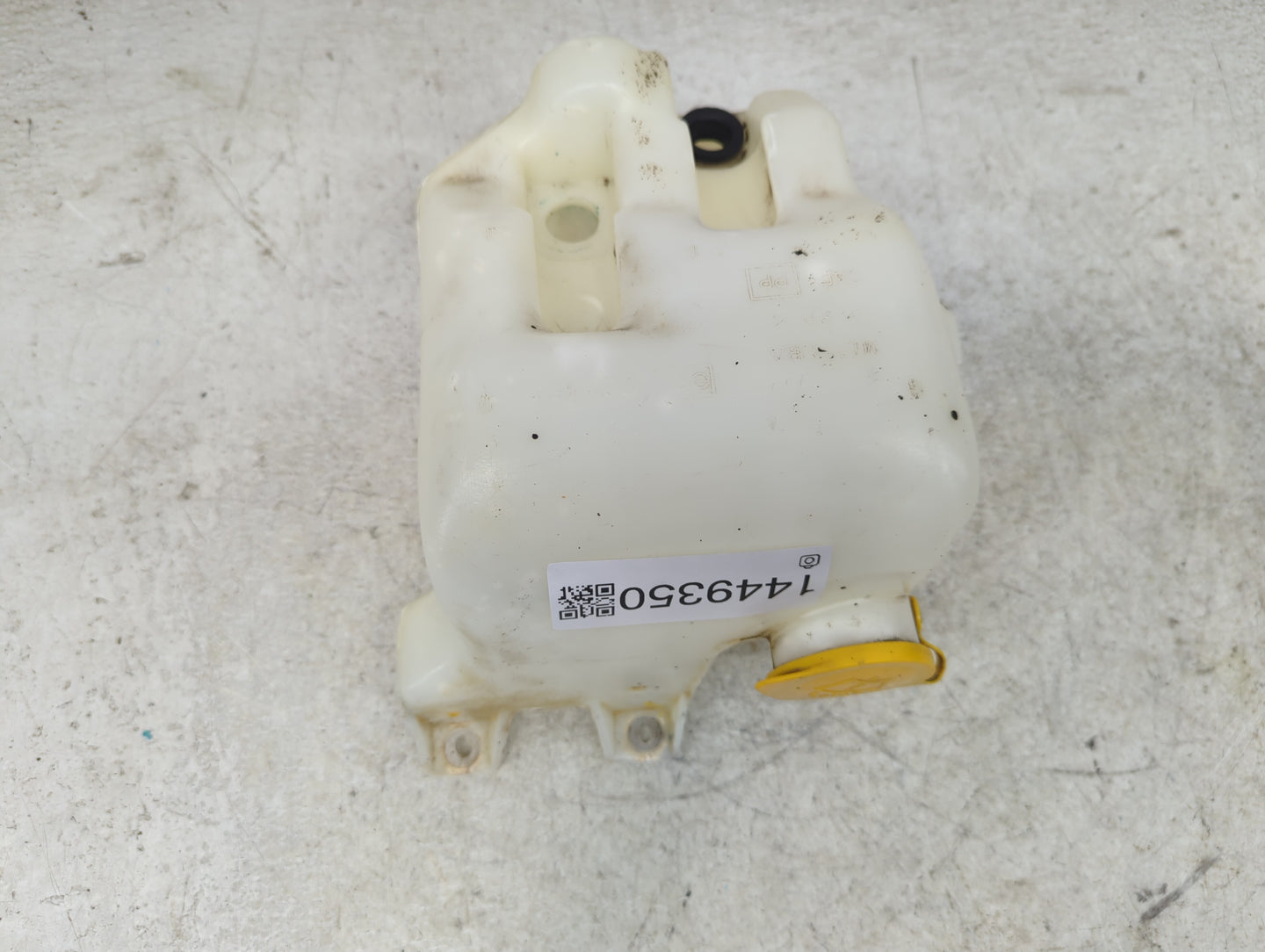 2000-2004 Subaru Legacy Windshield Washer Fluid Reservoir Bottle Oem - Oemusedautoparts1.com