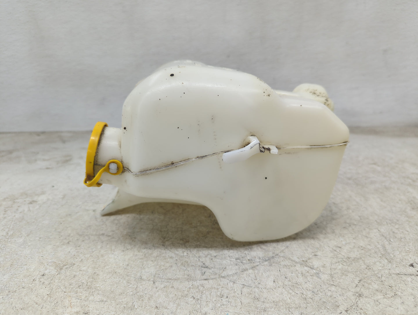 2000-2004 Subaru Legacy Windshield Washer Fluid Reservoir Bottle Oem - Oemusedautoparts1.com
