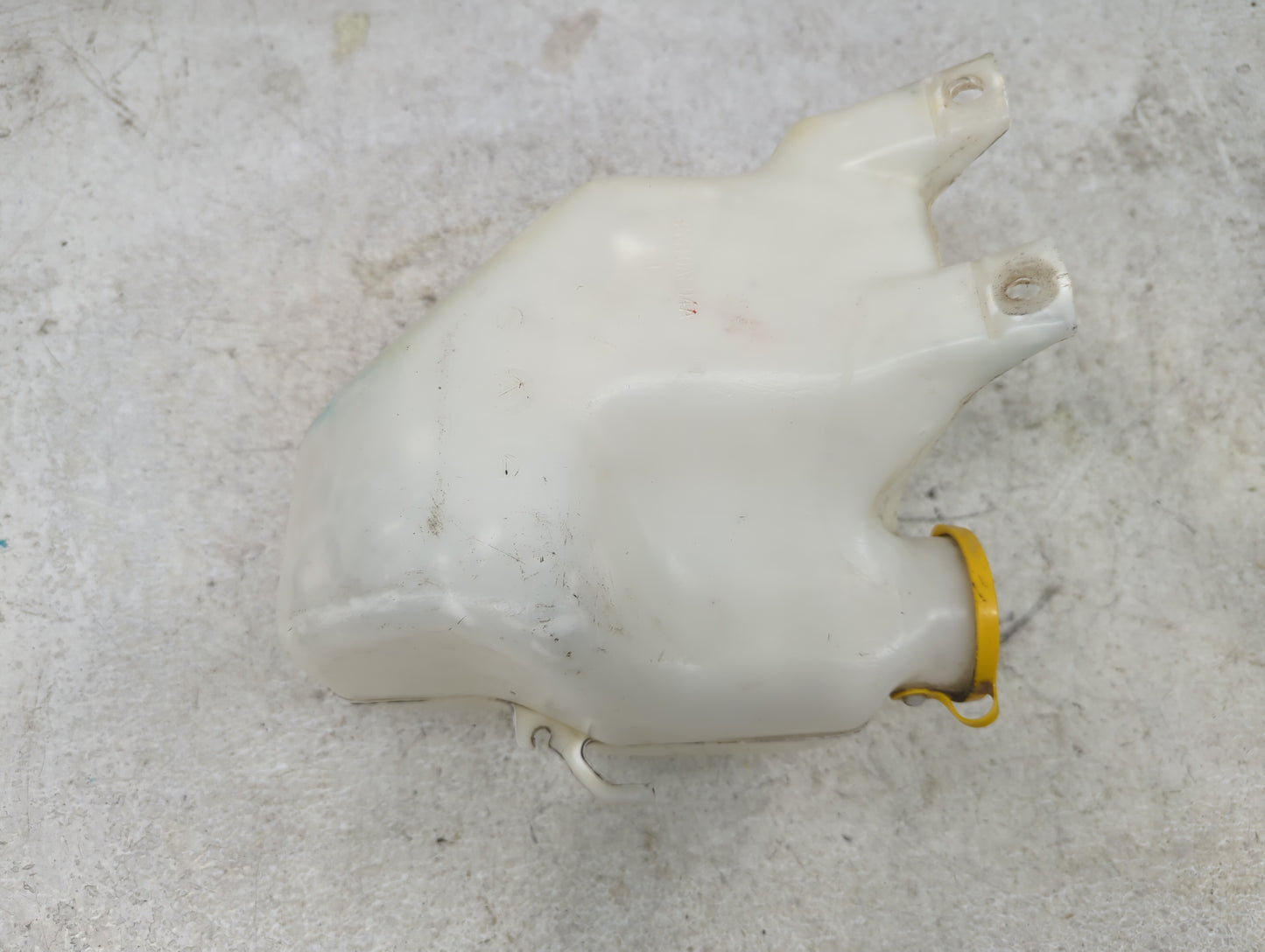 2000-2004 Subaru Legacy Windshield Washer Fluid Reservoir Bottle Oem - Oemusedautoparts1.com