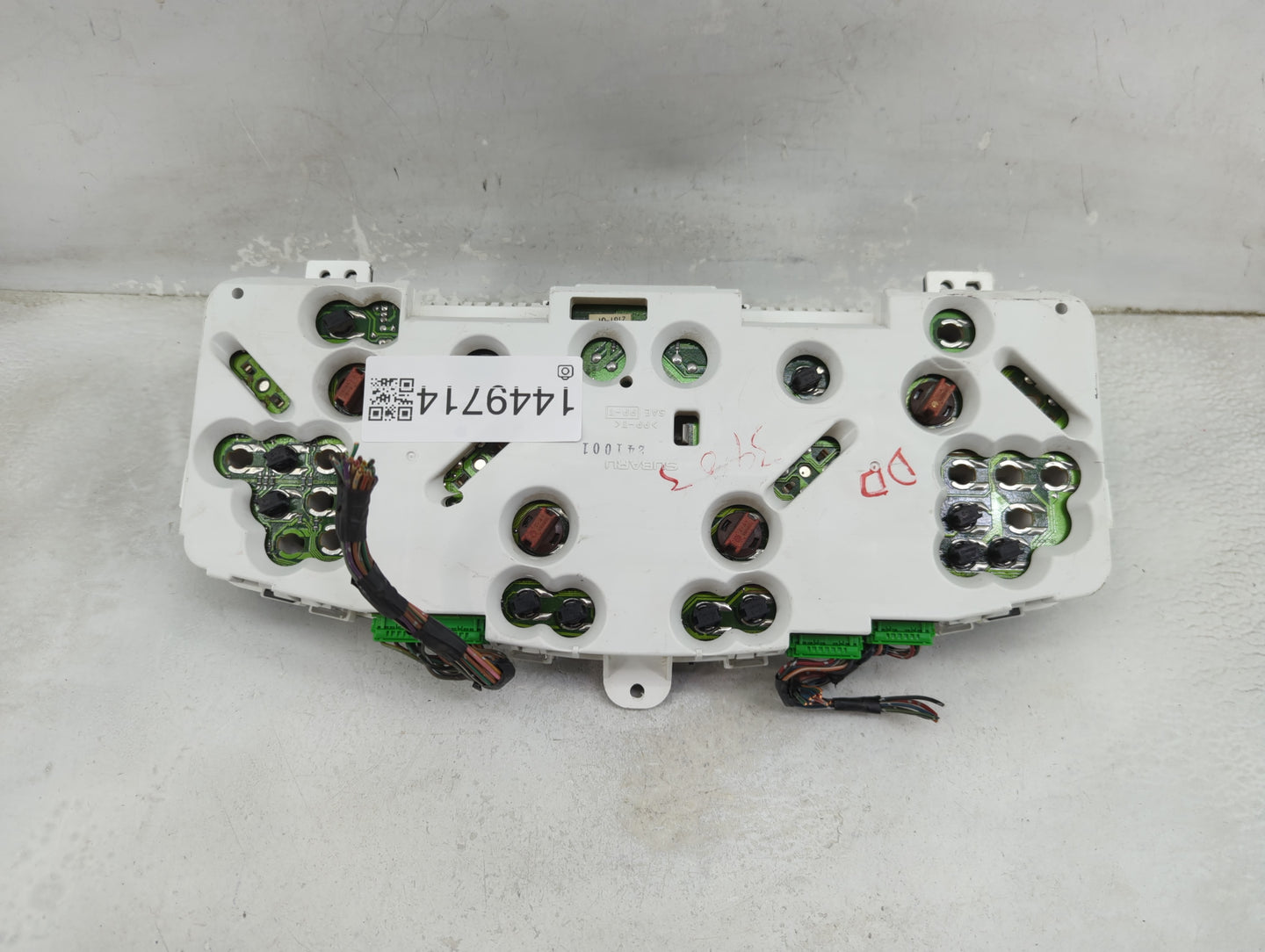 2001-2002 Subaru Legacy Instrument Cluster Speedometer Gauges Miles: Fits Fits 2001 2002 OEM Used Auto Parts - Oemusedautopa