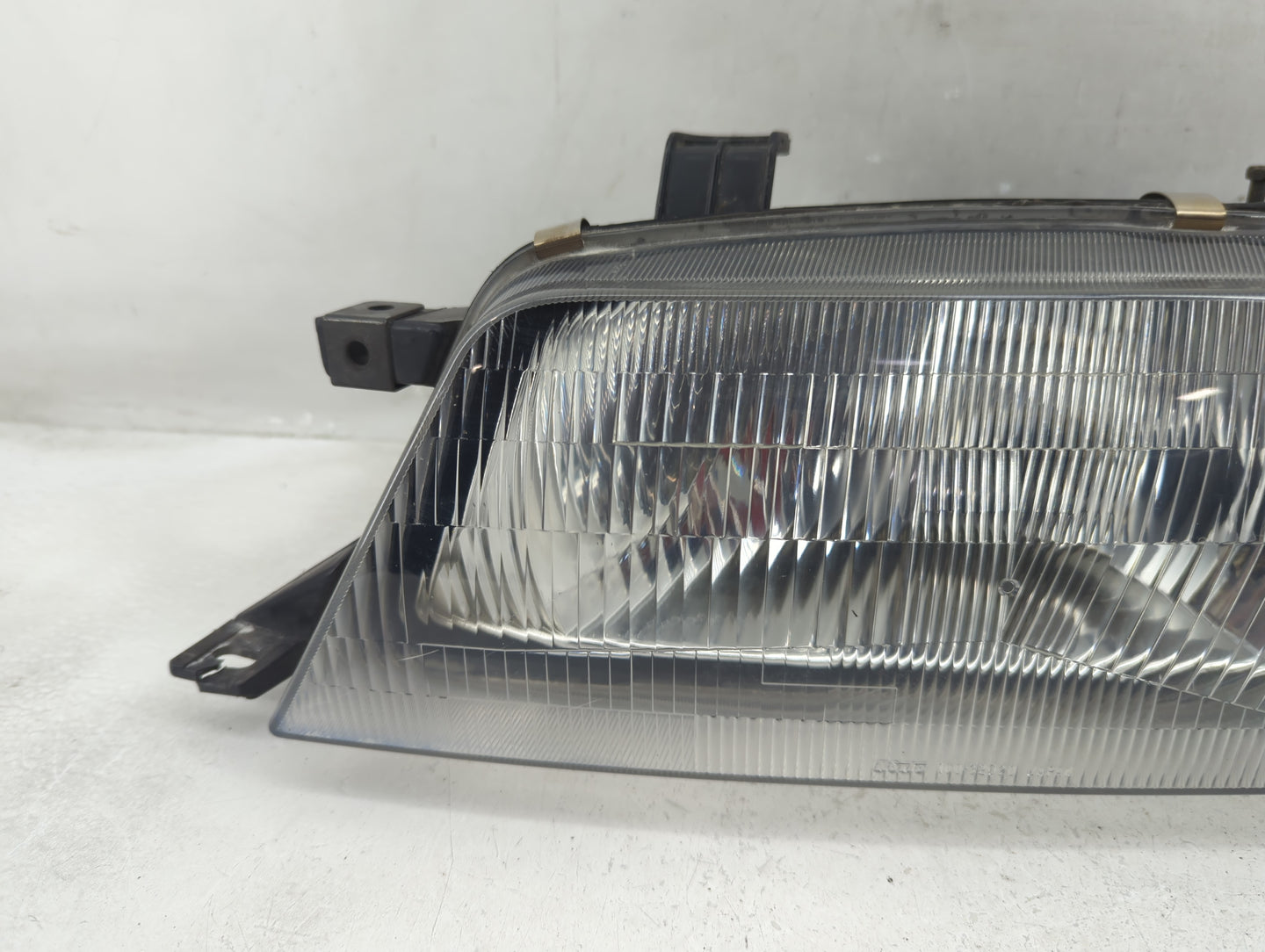 1999-2002 Suzuki Esteem Driver Left Oem Head Light Headlight Lamp - Oemusedautoparts1.com