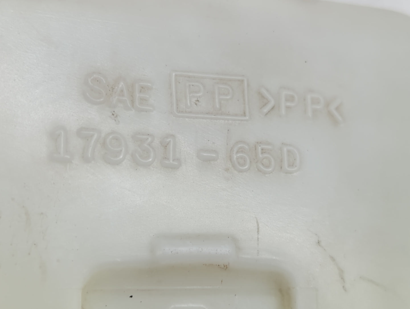 2000-2003 Suzuki Vitara Windshield Washer Fluid Reservoir Bottle Oem - Oemusedautoparts1.com