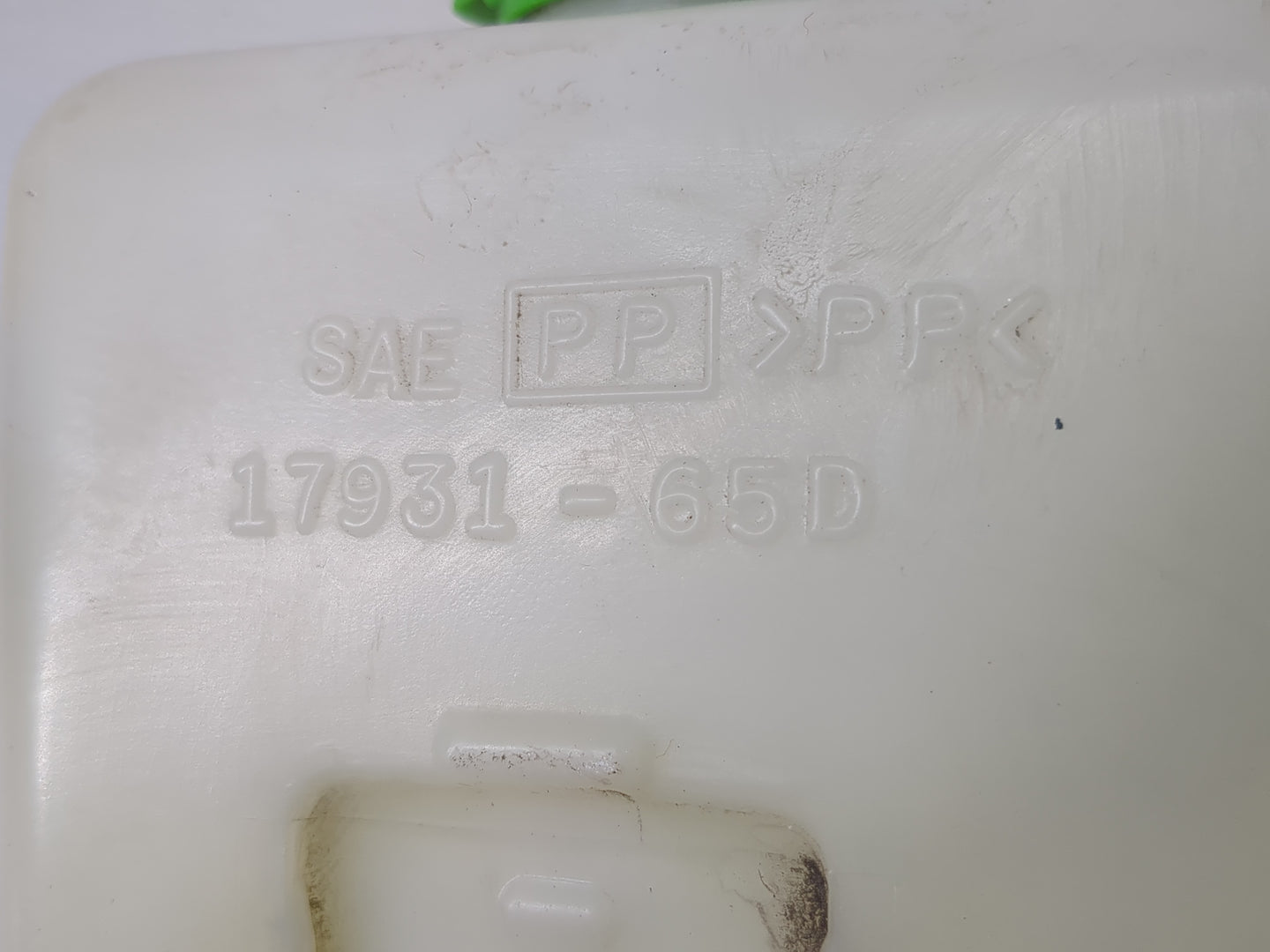2000-2003 Suzuki Vitara Windshield Washer Fluid Reservoir Bottle Oem - Oemusedautoparts1.com