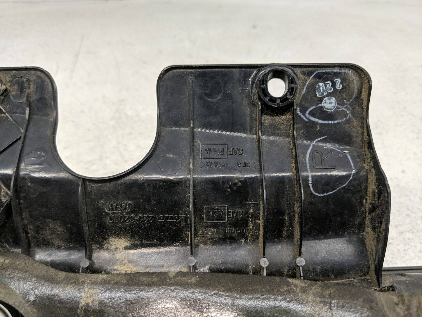 1999-2003 Suzuki Vitara Tail Light Assembly Passenger Right OEM P/N:220-32077 Fits Fits 1999 2000 2001 2002 2003 OEM Used Au