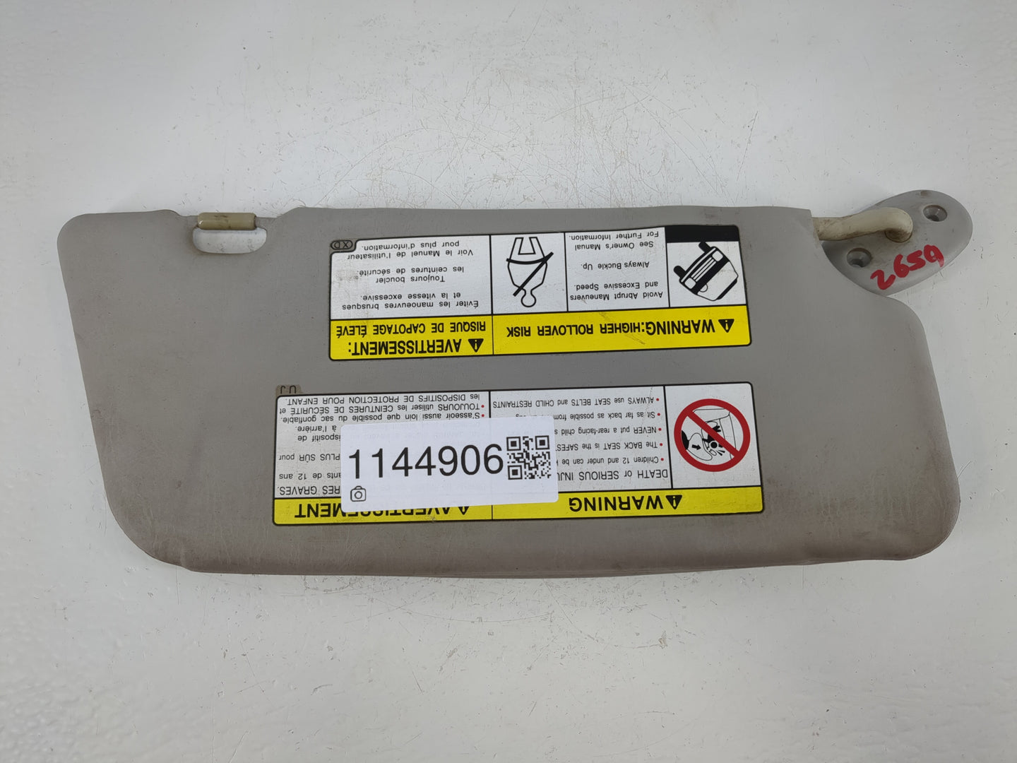 2002 Suzuki Xl-7 Sun Visor Shade Replacement Driver Left Mirror Fits OEM Used Auto Parts - Oemusedautoparts1.com